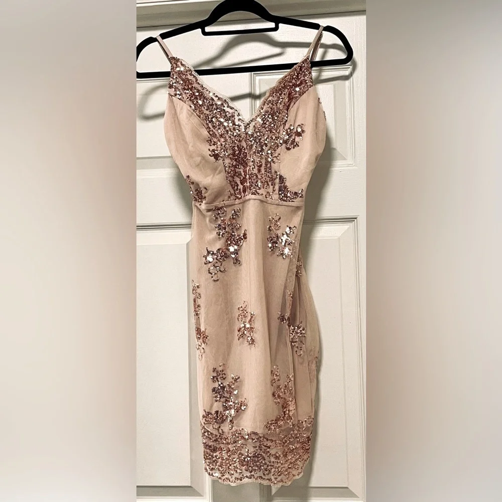 Beautiful Homecoming/Party dress. - Picture 1 of 8